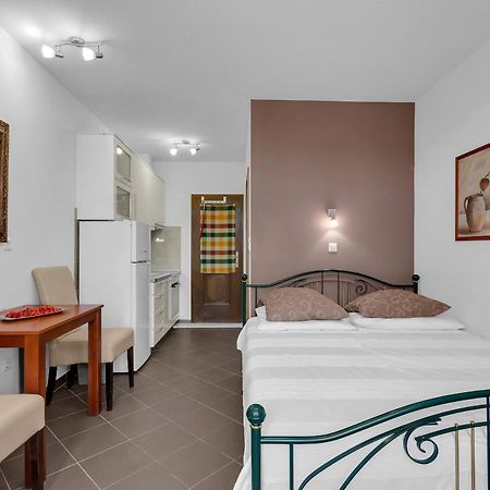 Apartments And Rooms With Parking Space Duce, Omis - 10303 Room photo