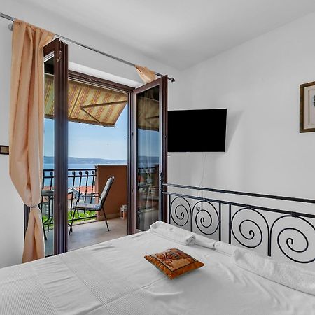 Apartments And Rooms With Parking Space Duce, Omis - 10303 Room photo