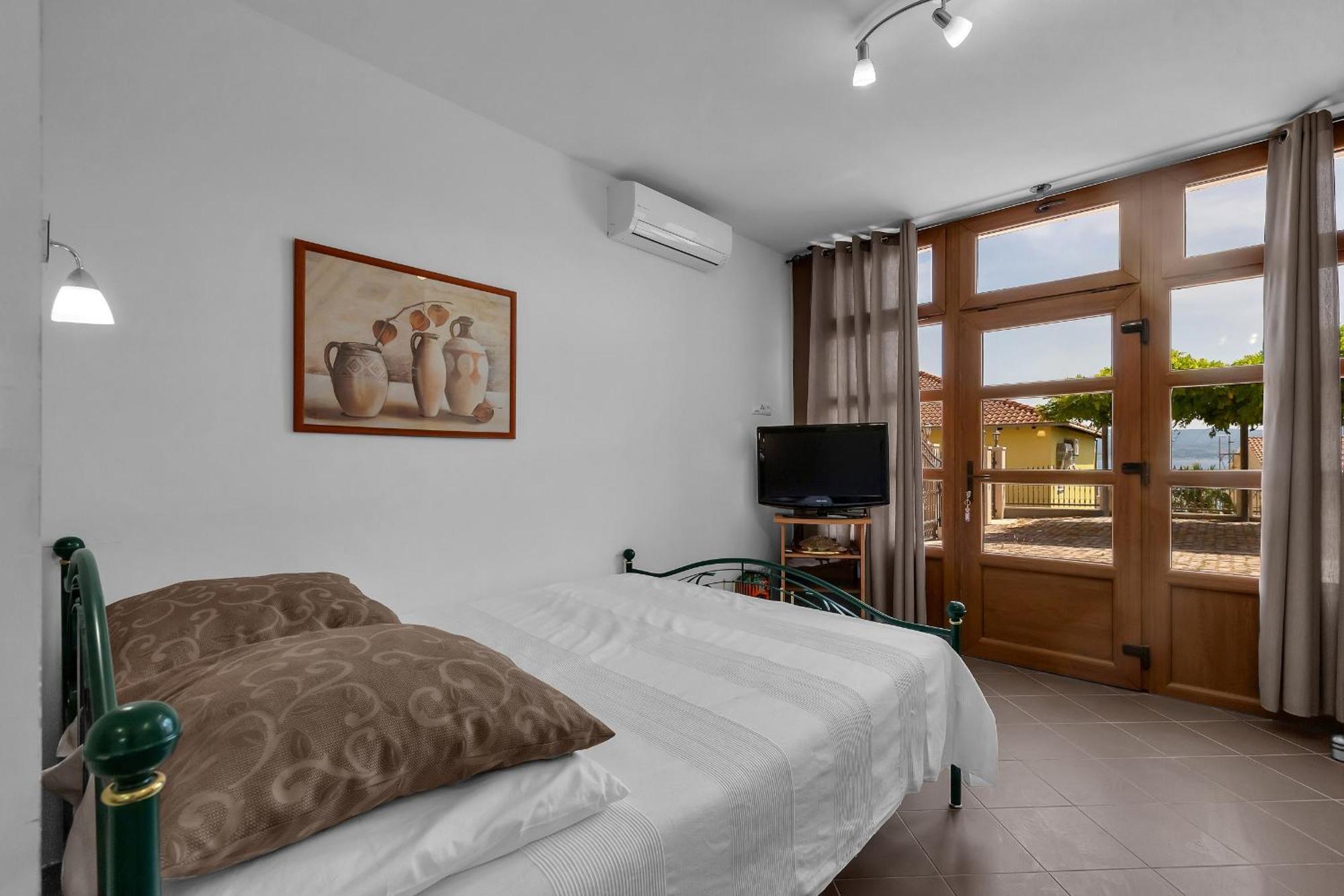 Apartments And Rooms With Parking Space Duce, Omis - 10303 Room photo
