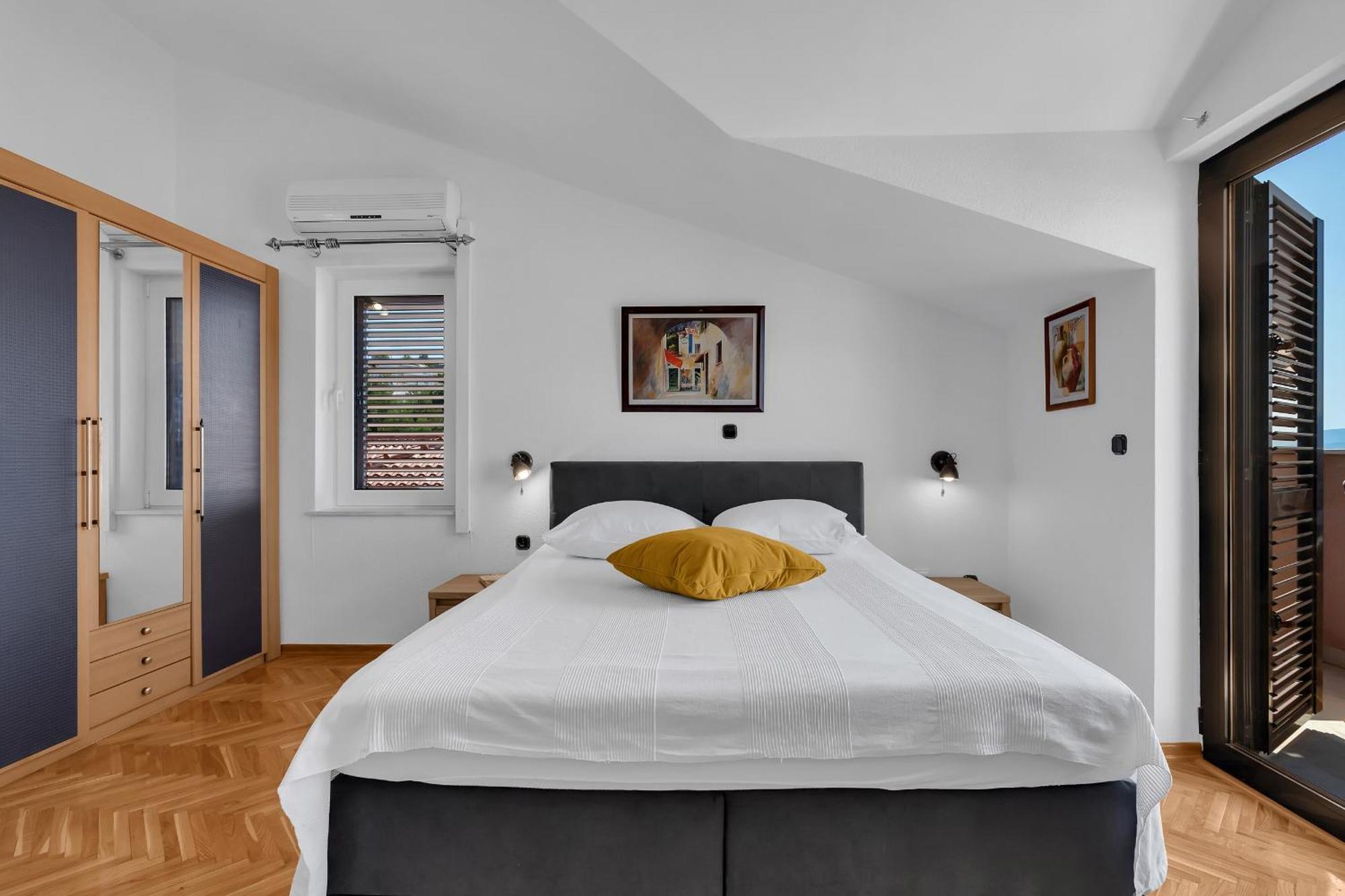 Apartments And Rooms With Parking Space Duce, Omis - 10303 Room photo